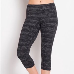 *SOLD* The Free Yoga Capri Pants - Black & White